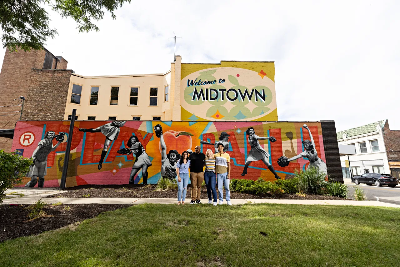 Rockford Peaches Mural_Rockford_Beyond