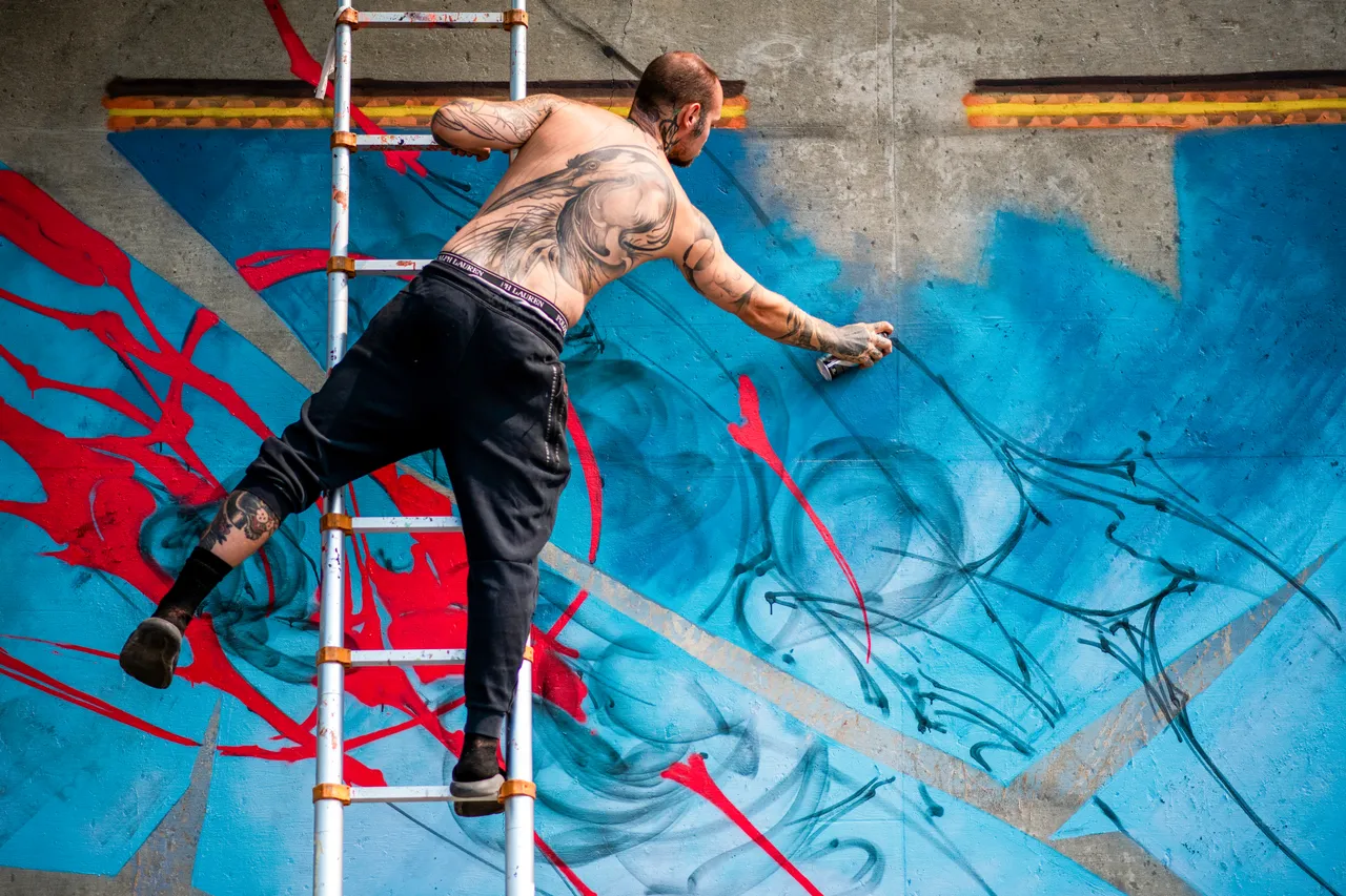 Street artist - 10