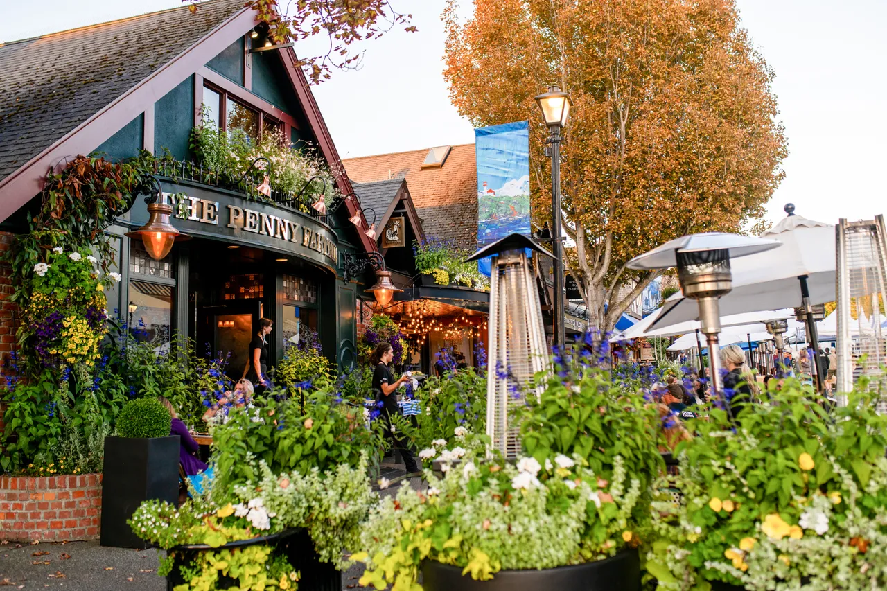 People on restaurant patio - 2 - Oak Bay
