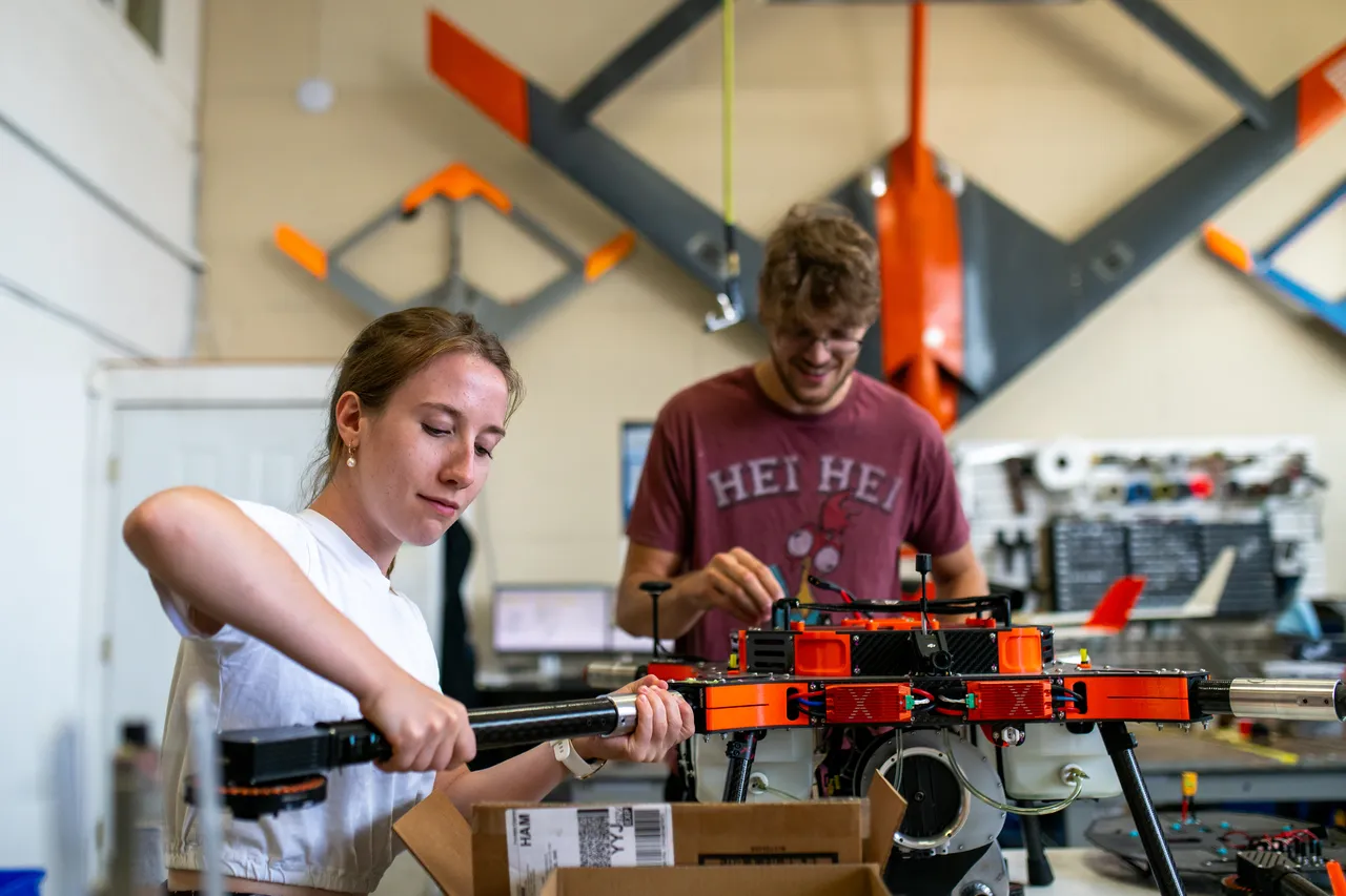 Using equipment - 3 - UVIC Aerospace Lab - Victoria