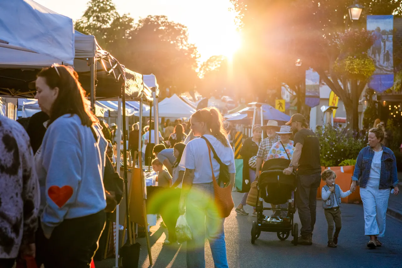 Street market - 6