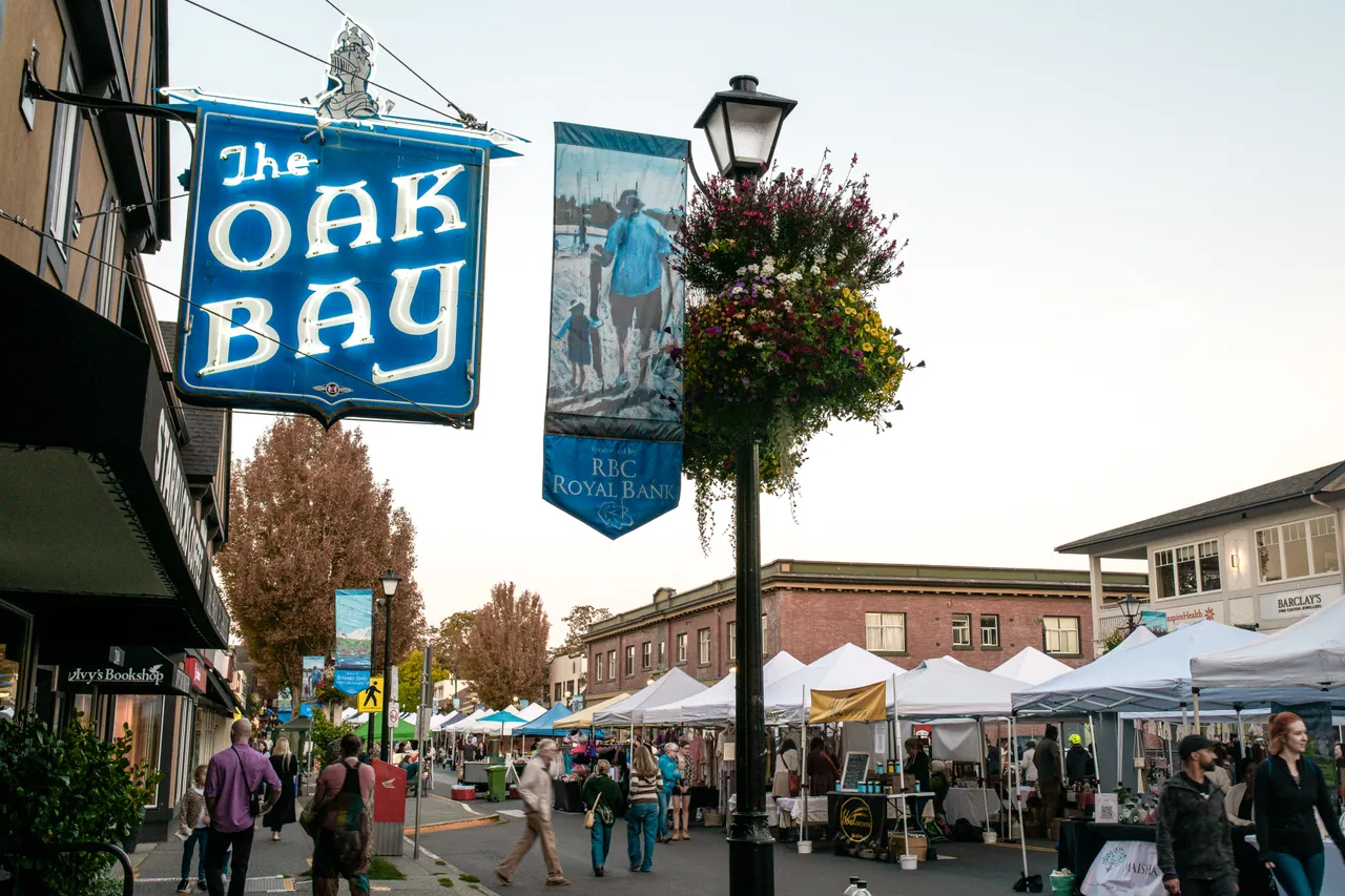 Street market - 2 - Oak Bay