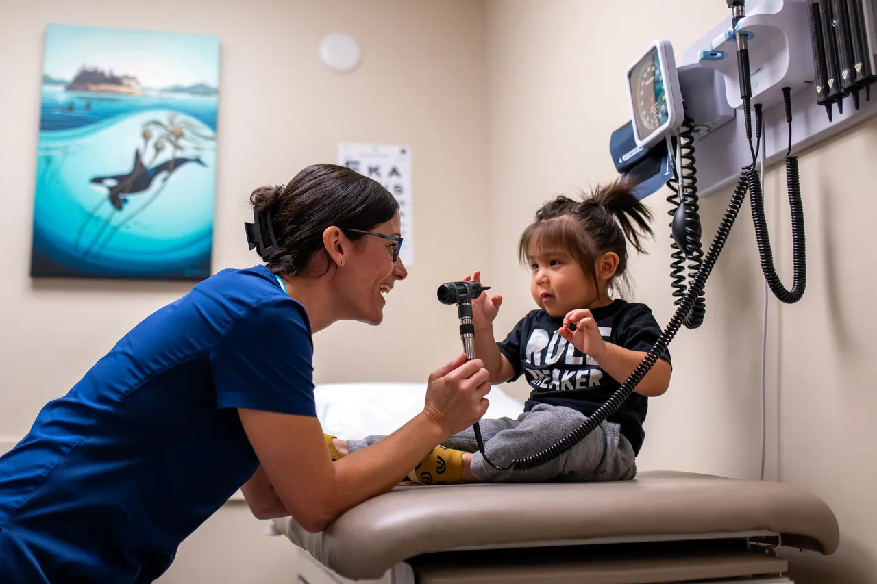 Doctor with patient - Dr. Sienna Bourdon - 5