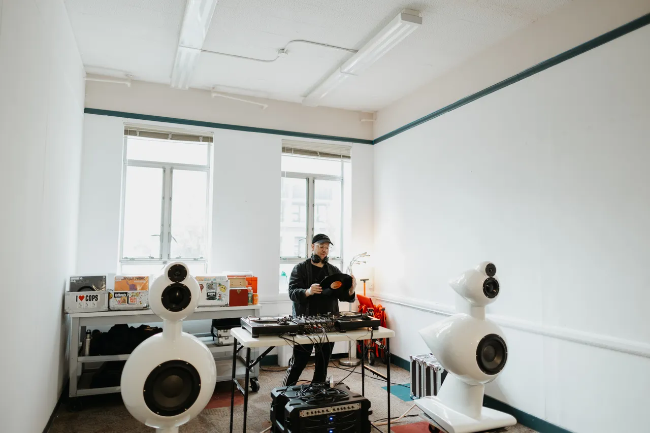 DJ with equipment - 5 - VIVA Art Collective