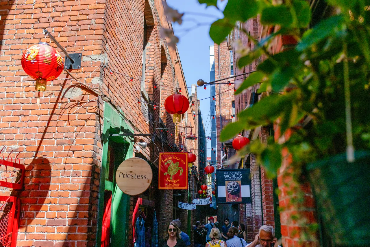 Fan Tan Alley - 2 - Victoria