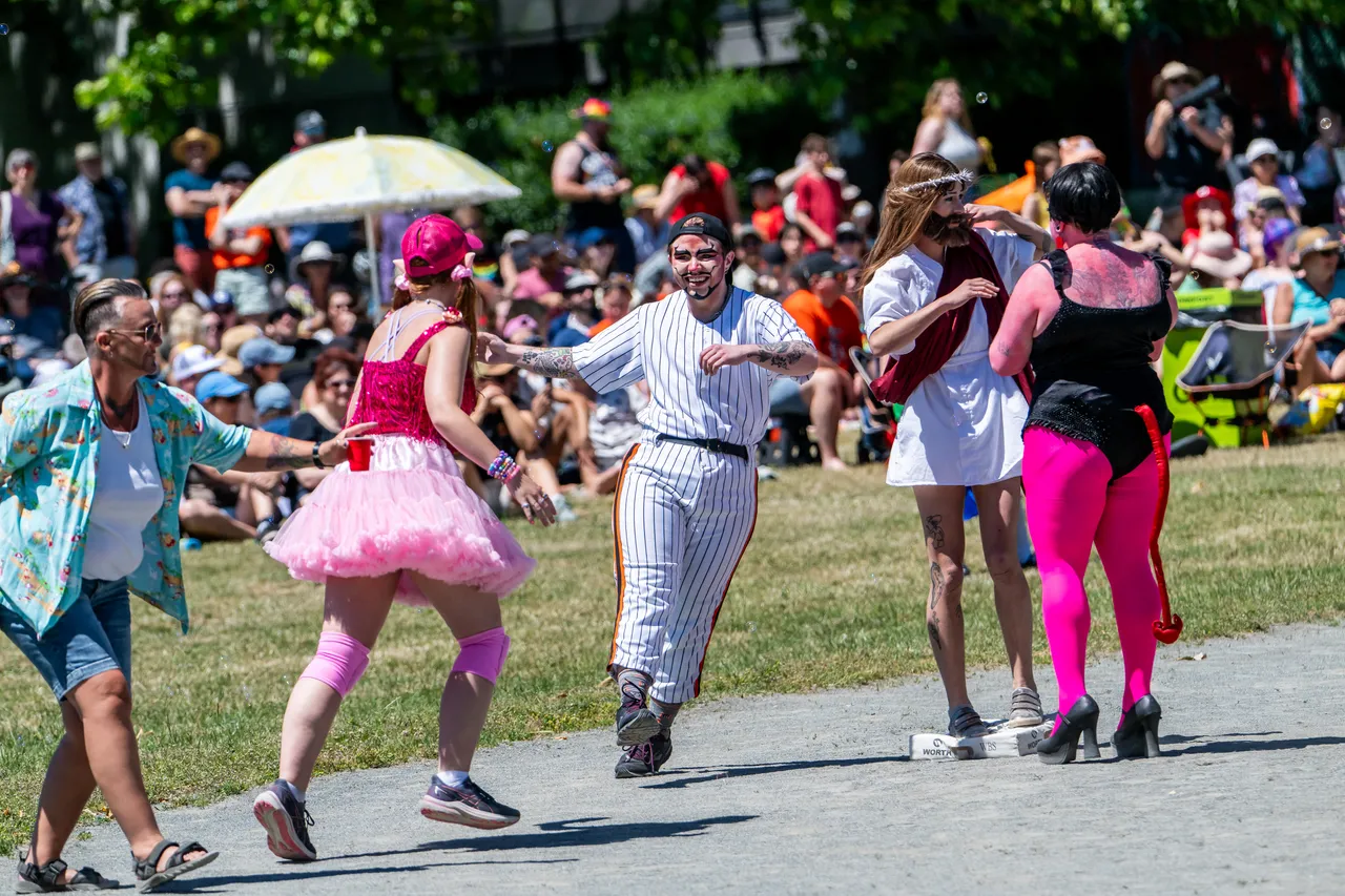 Memorial Drag Baseball Game Running Bases