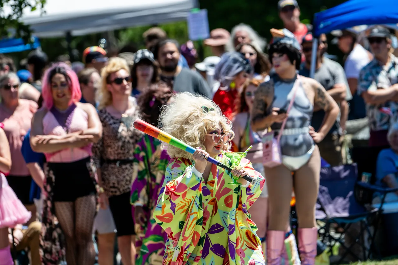 Memorial Drag Baseball Game with Bat