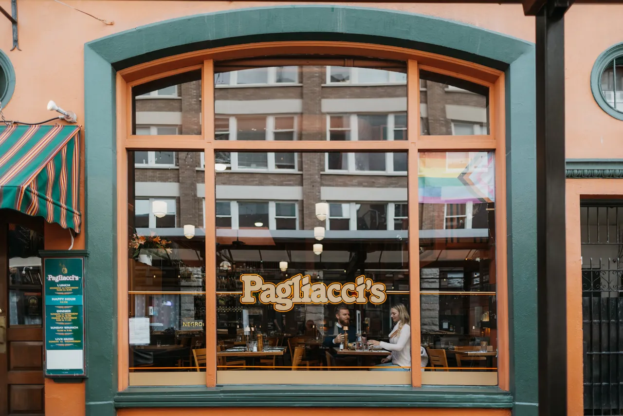 People at restaurants - 6 - Pagliacci's - Victoria