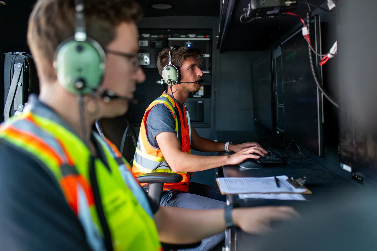 People training - 2 - UVIC Aerospace Lab - Victoria
