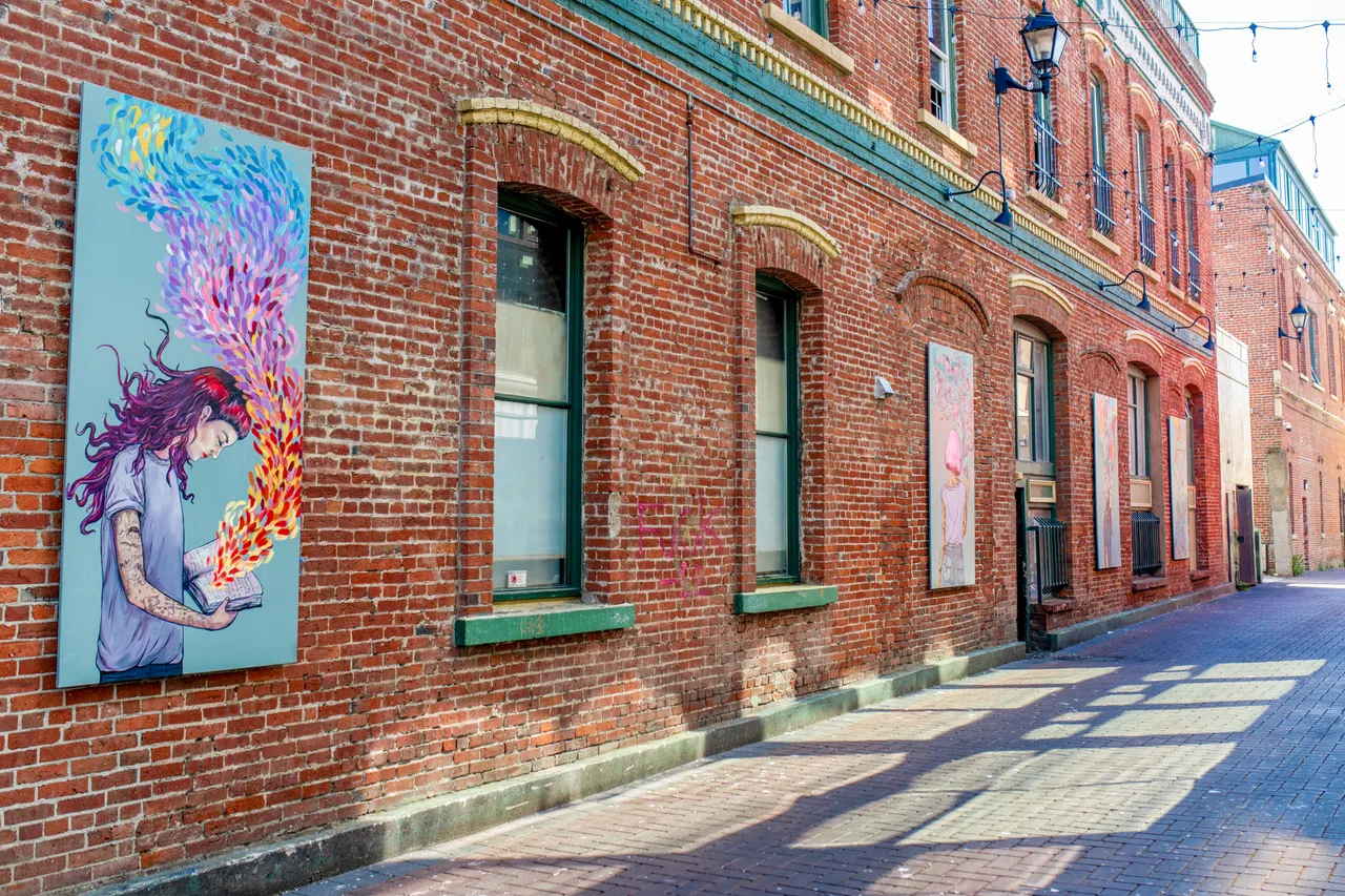 Architecture with artwork - 1 - Victoria