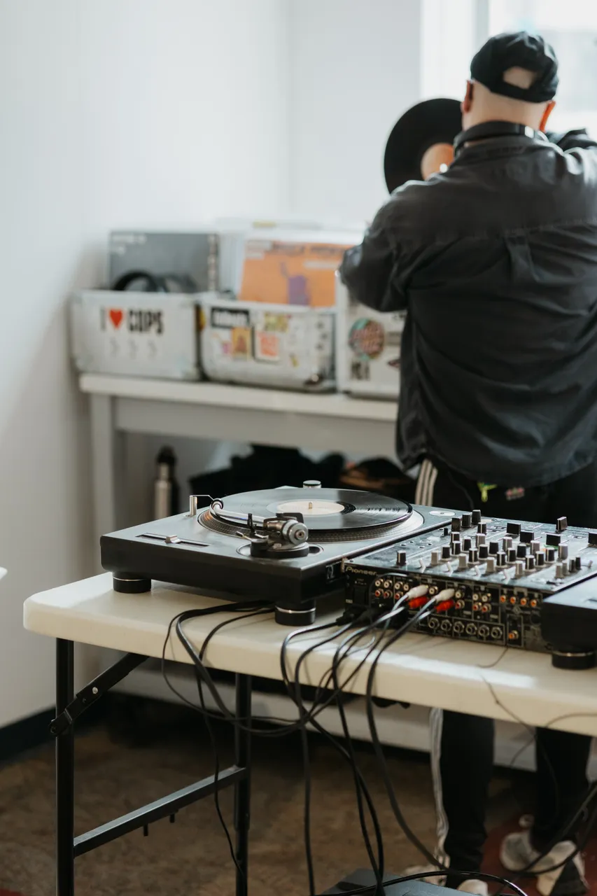 DJ with equipment - 1 - VIVA Art Collective