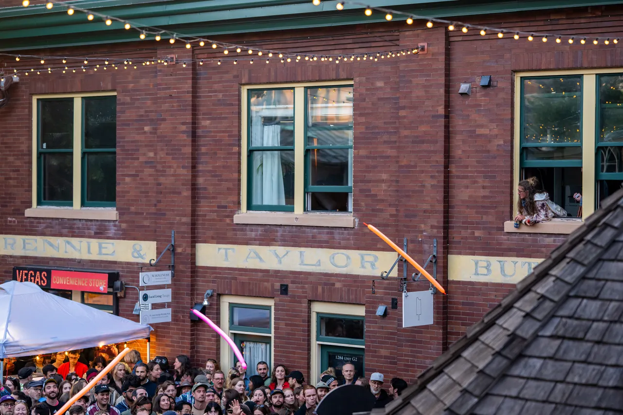 Apartment Building in Fernwood with Crowd