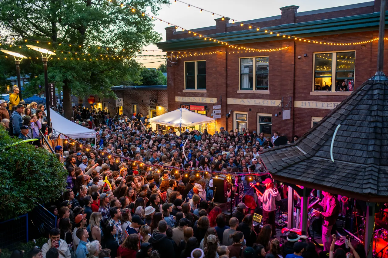 Fernwood Crowd at Concert with Lights overhead