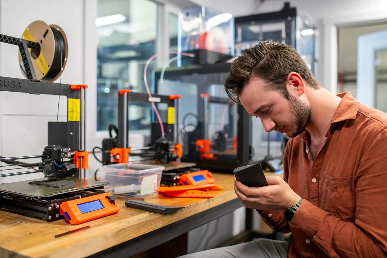 3d printer - 3 - UVIC Aerospace Lab - Victoria