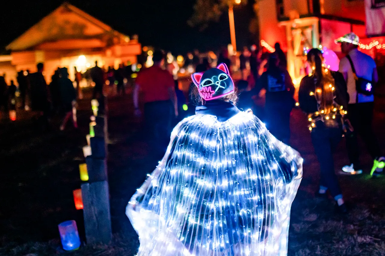 Neon glow costume - 1