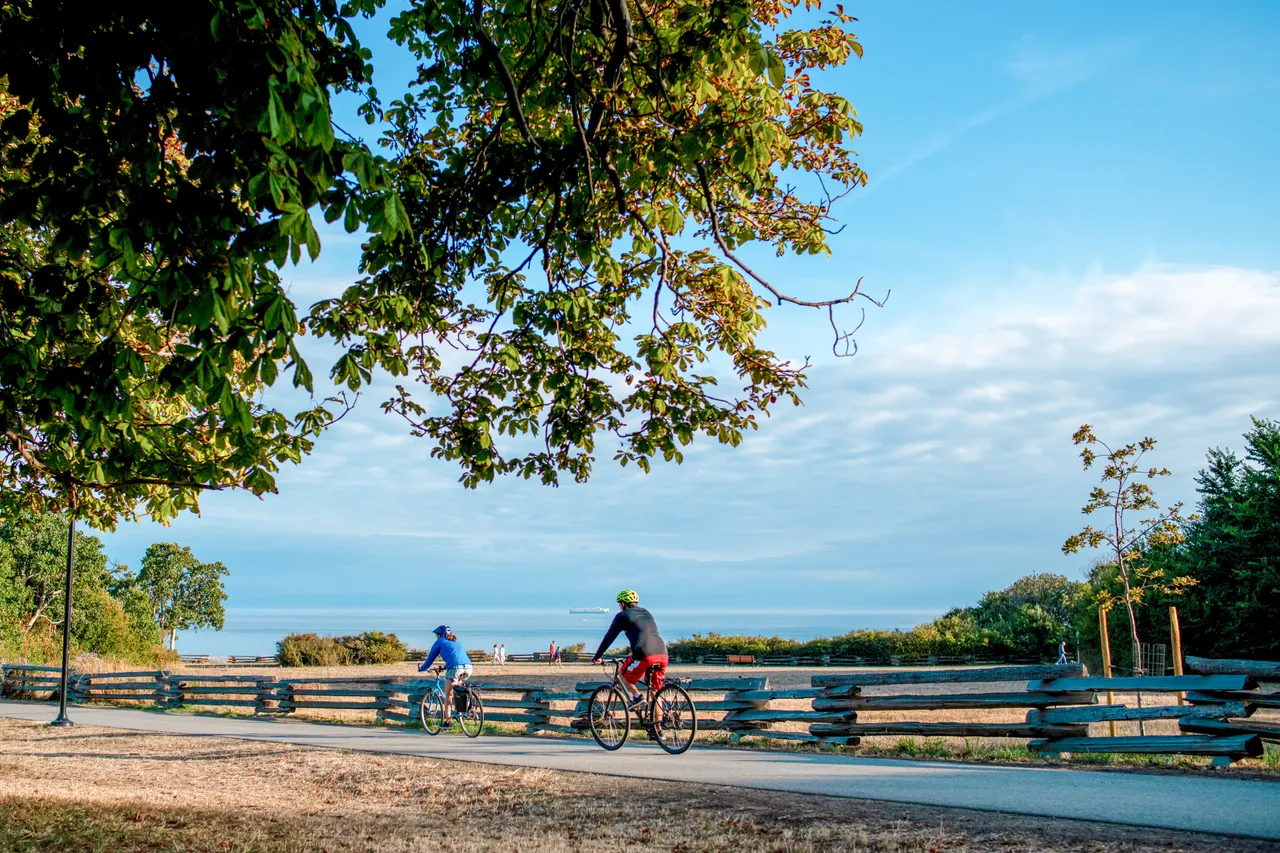 Couple cycling - 2