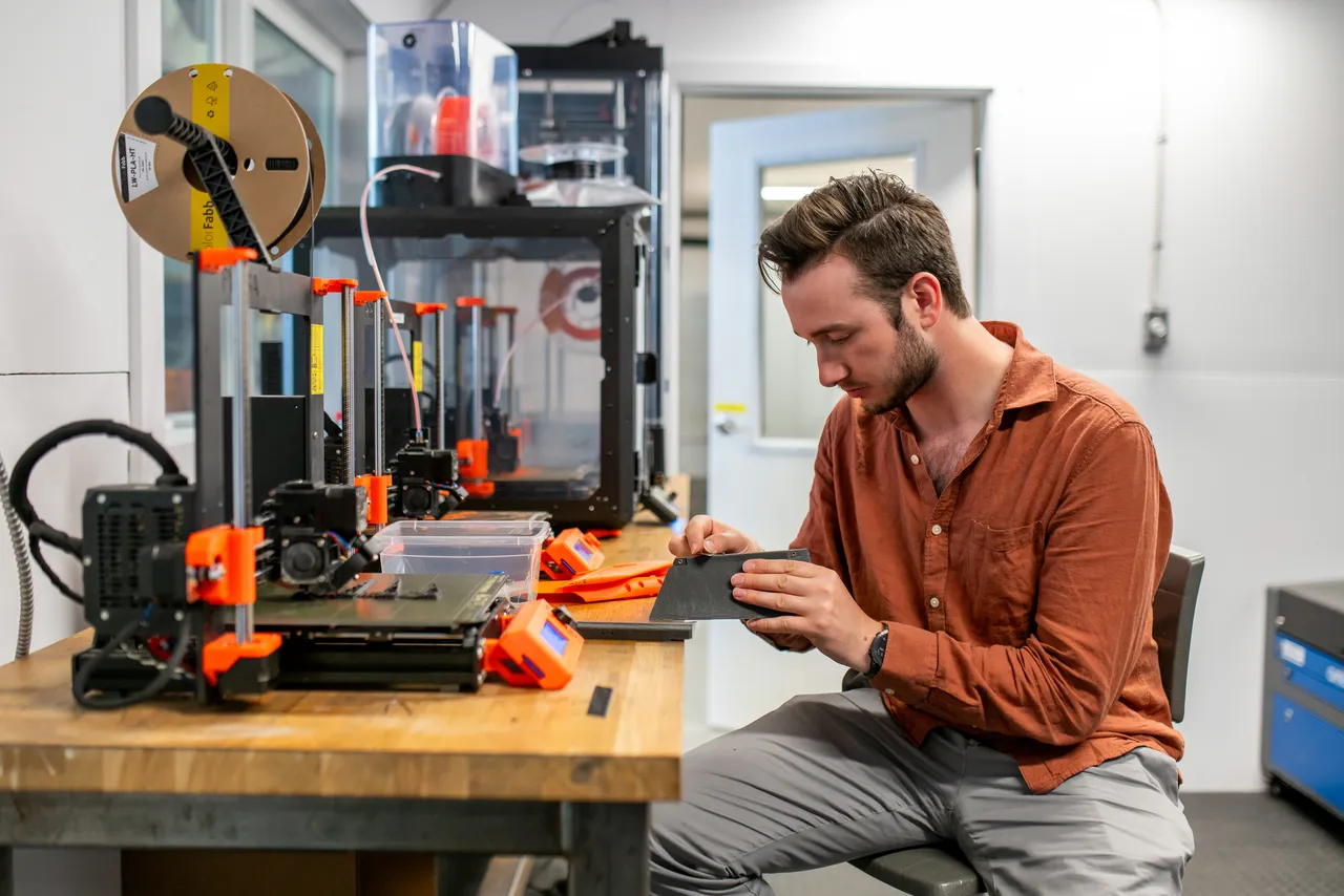 3d printer - 2 - UVIC Aerospace Lab - Victoria