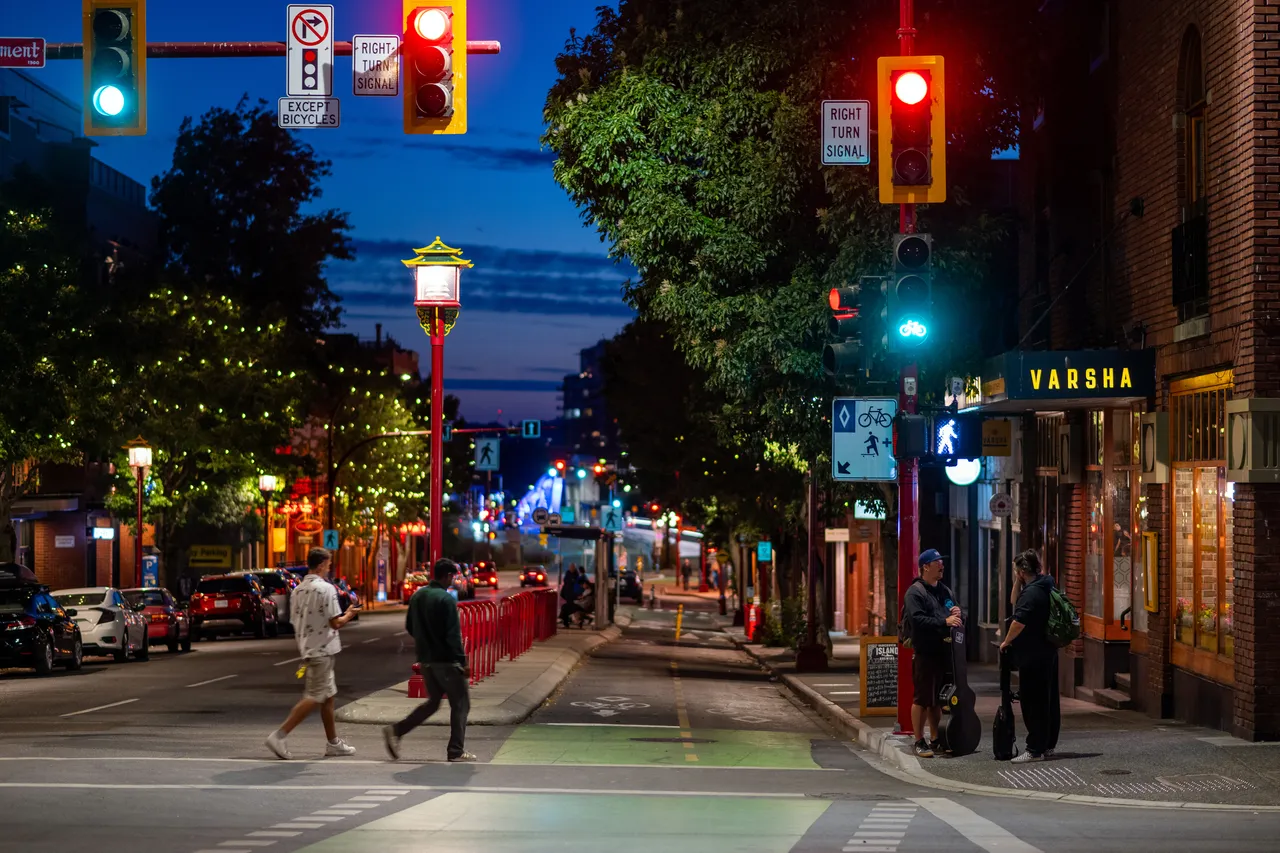 People walking downtown - 5 - Victoria