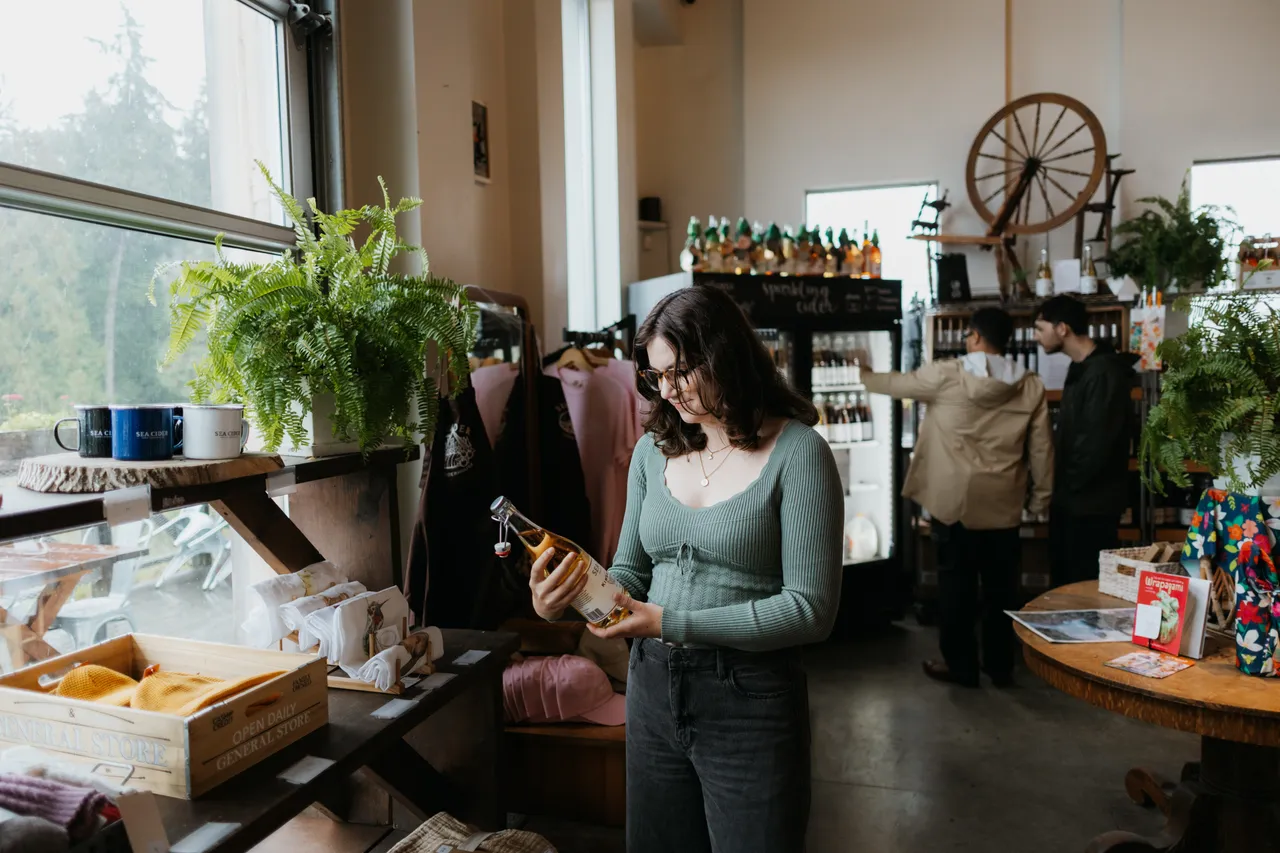 People in market - 1 - Junction Orchard & Cidery - Victoria