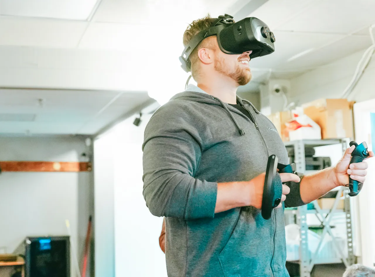 Man using VR headset - 1 - Iris Dynamics