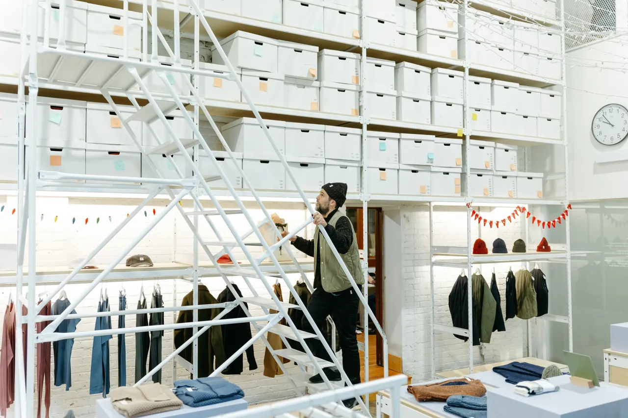 People in clothing warehouse - 2 - Ecologyst - Victoria