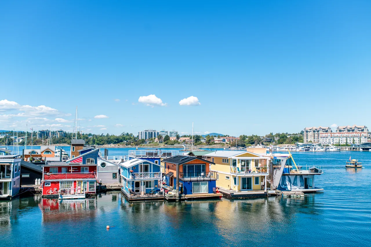 Floating homes - 3