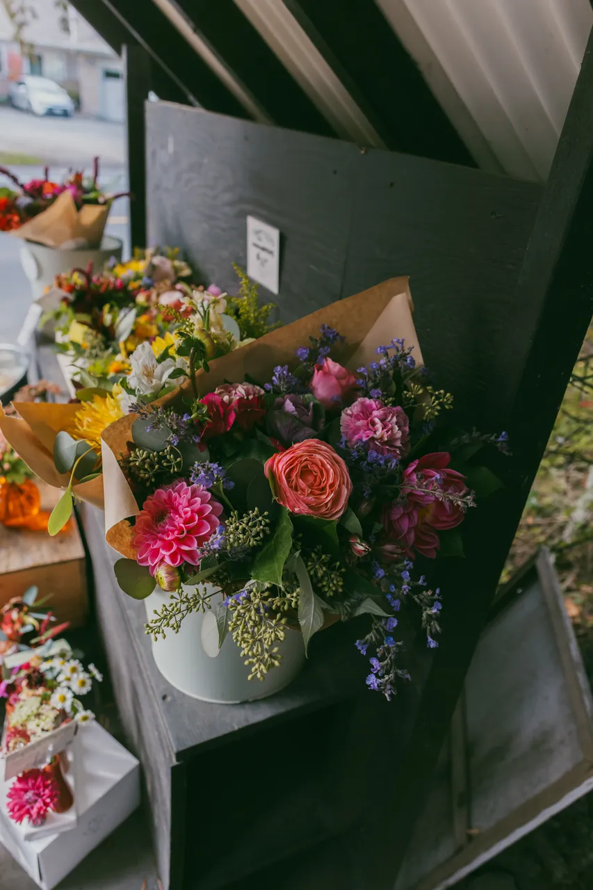 Flower stand - 1 - Twyla's Flower Farm