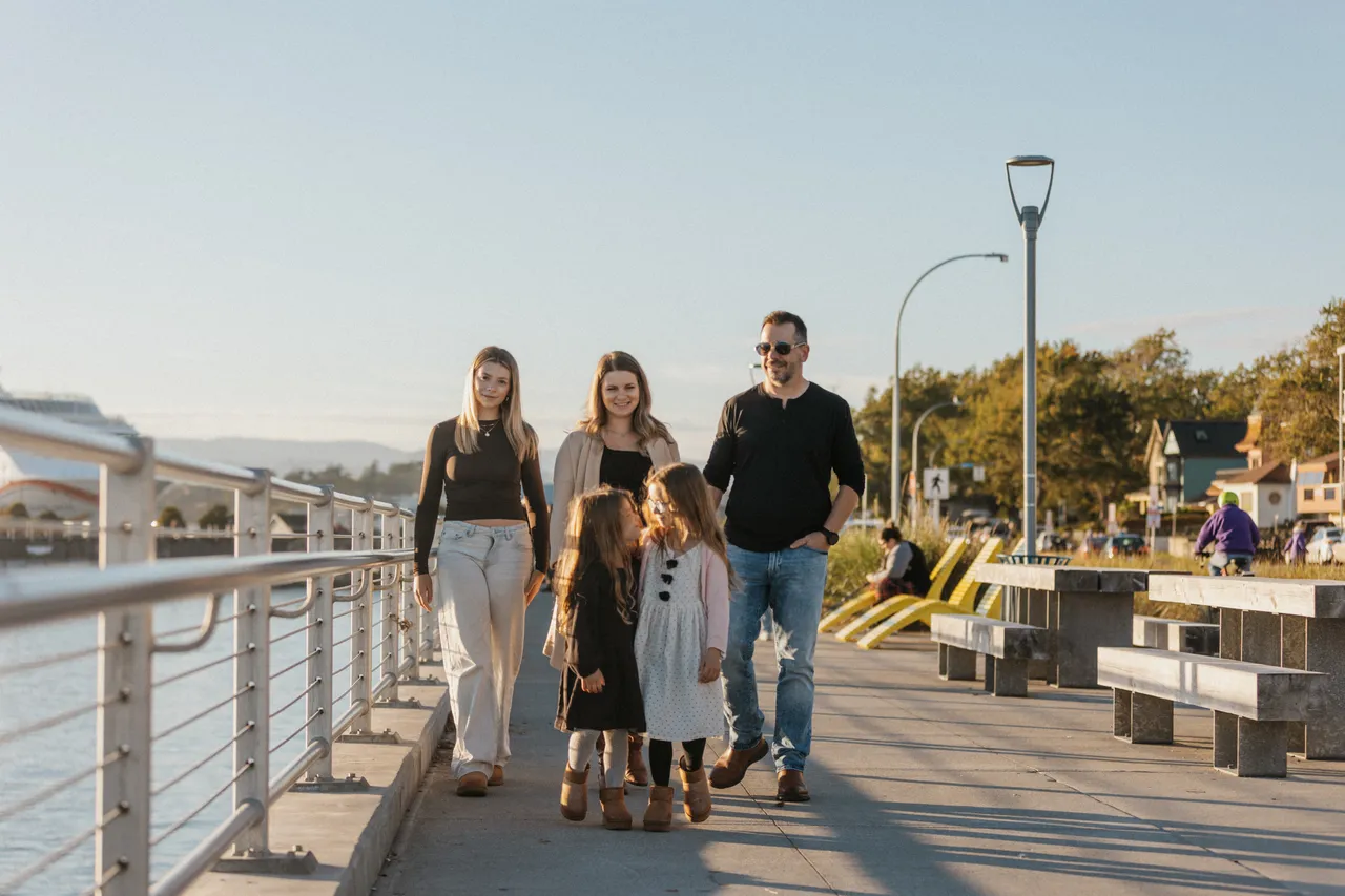 Family walking outdoors - 4 - Beacon Hill