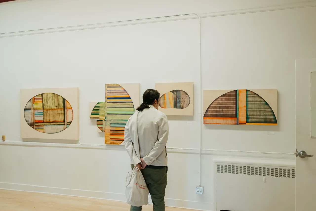 People in gallery - 1 - VIVA Art Collective