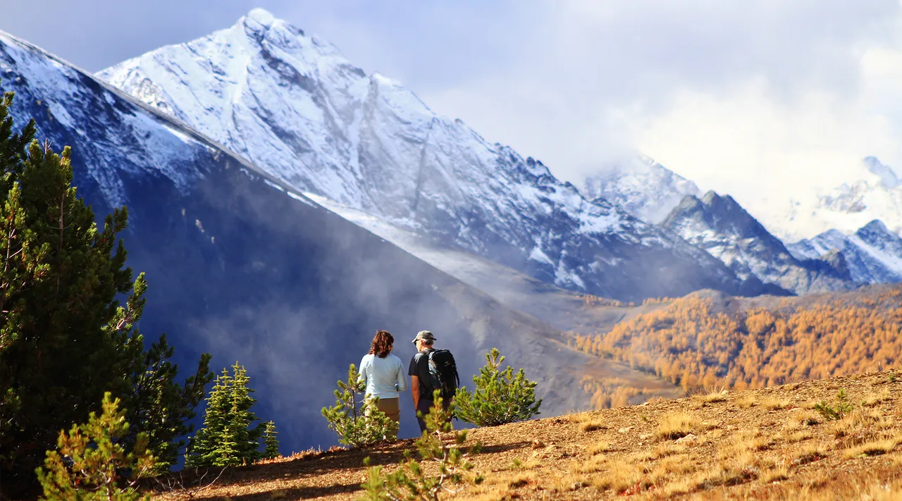 Colourful Summit Ridge Walk