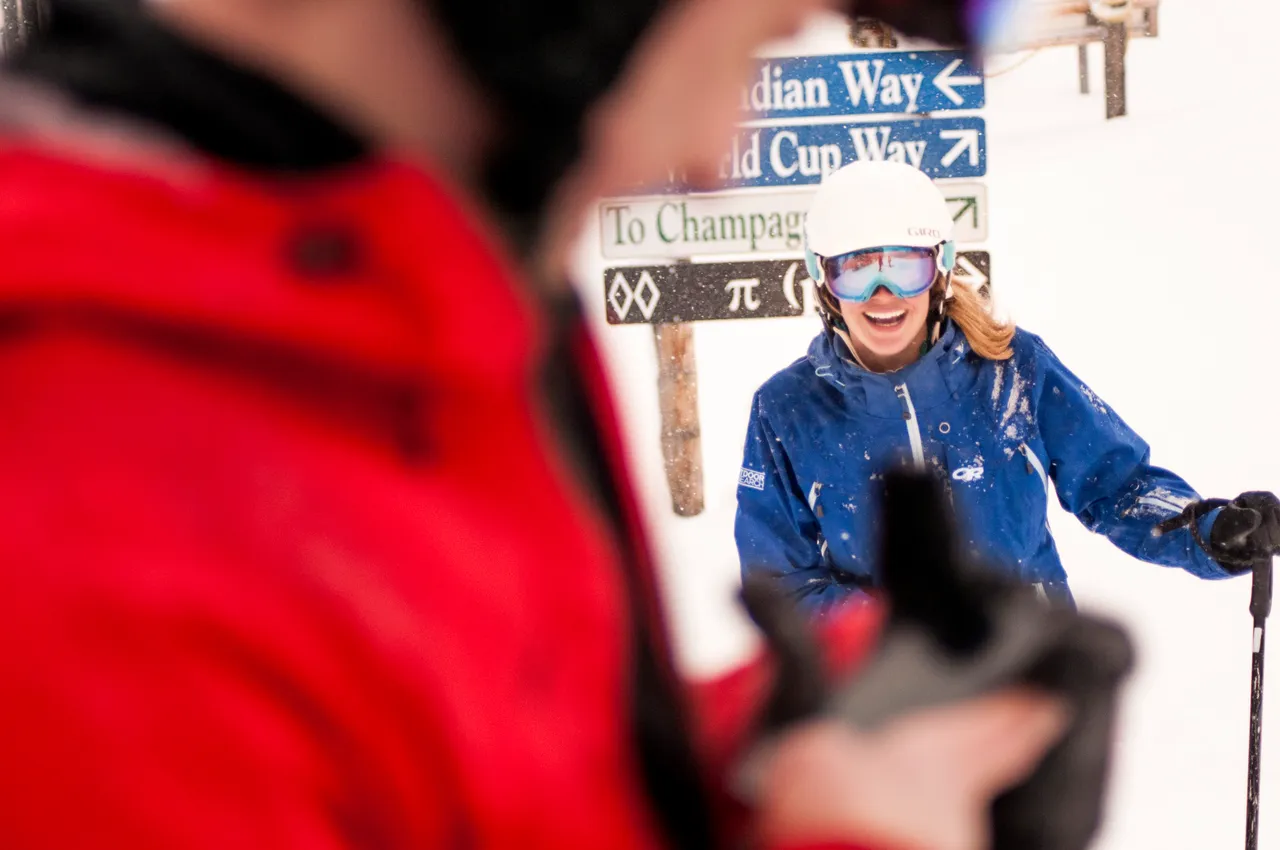 Piste skiing - snowboarding