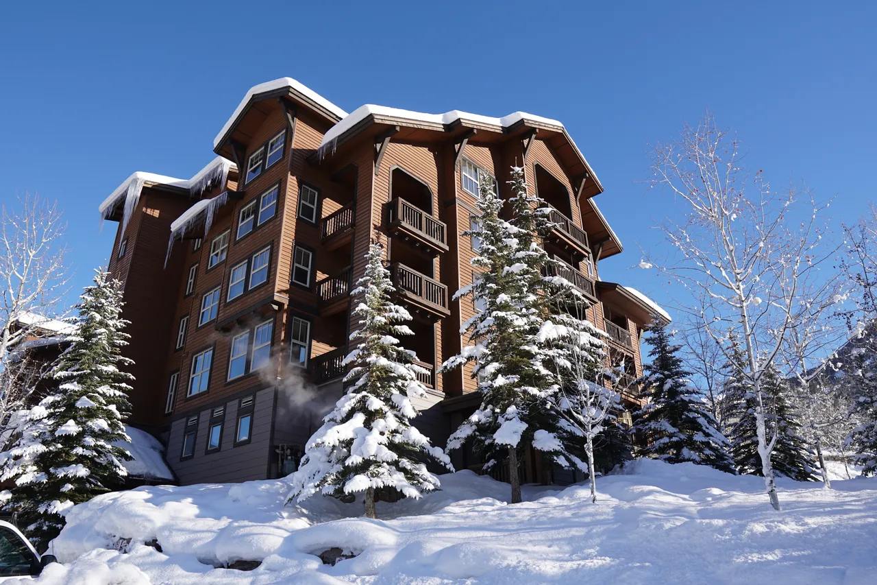 1000 Peaks Lodge