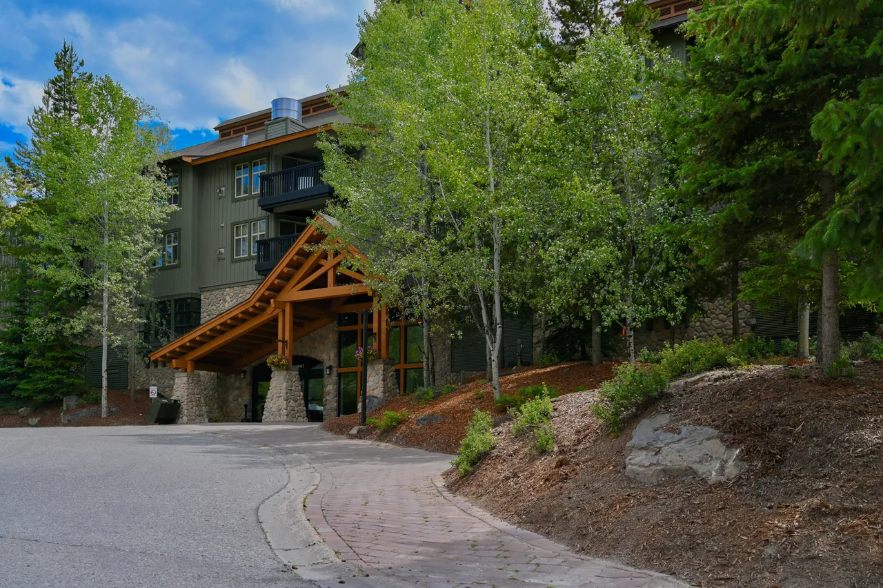 Ski Tip Lodge