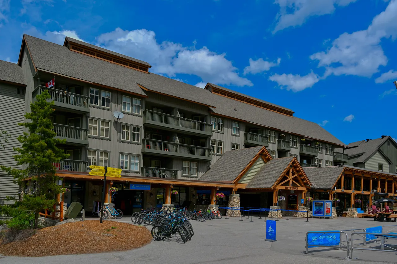 Ski Tip Lodge