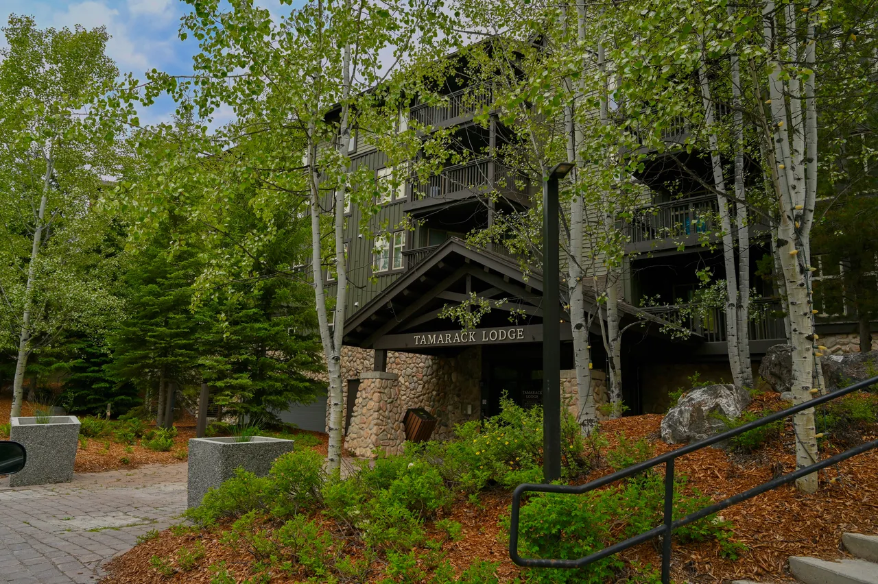 Tamarack Lodge
