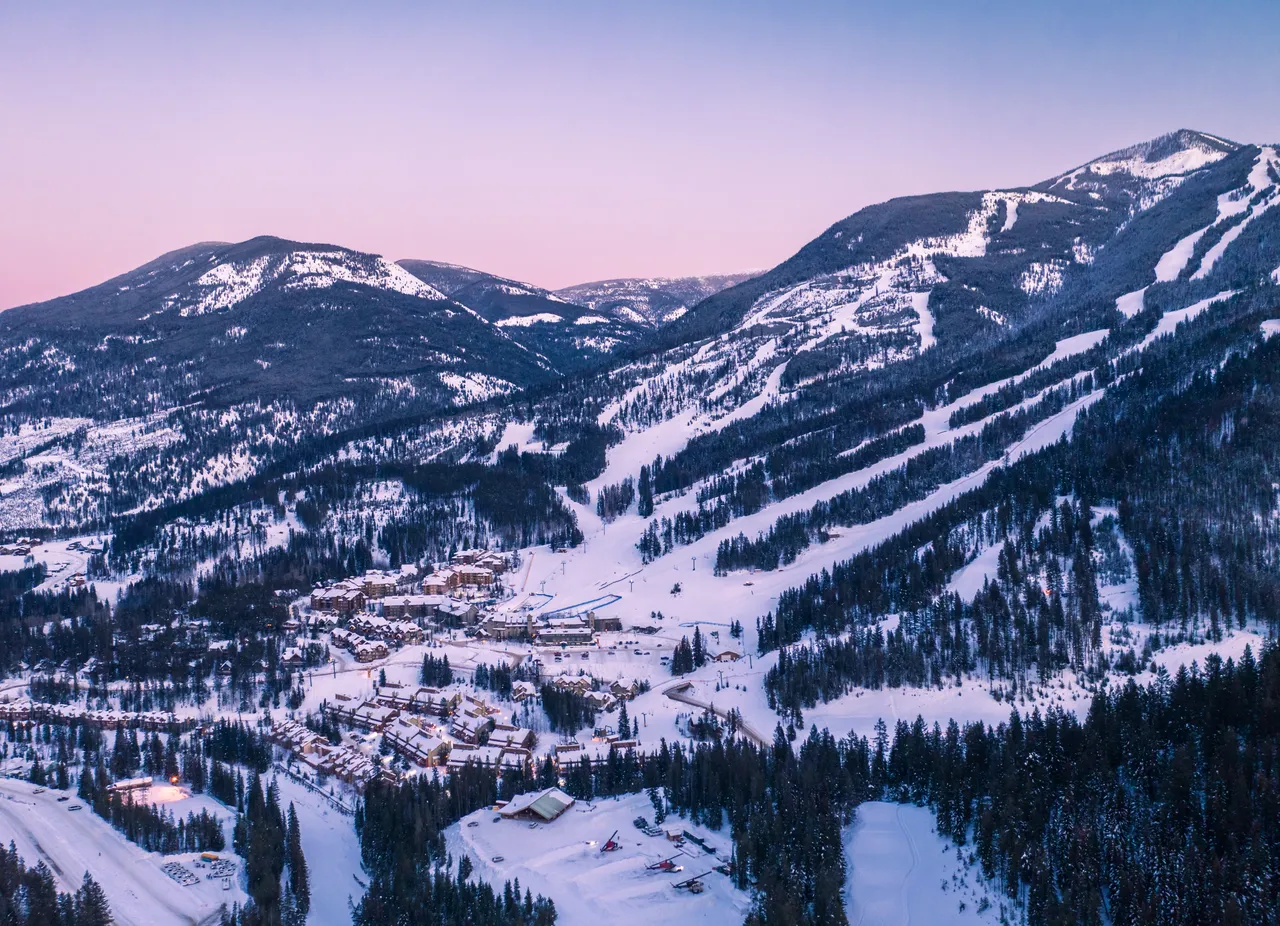 Panorama Mountain & Village
