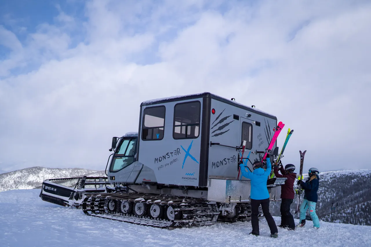 Taynton Bowl & Monster X snowcat