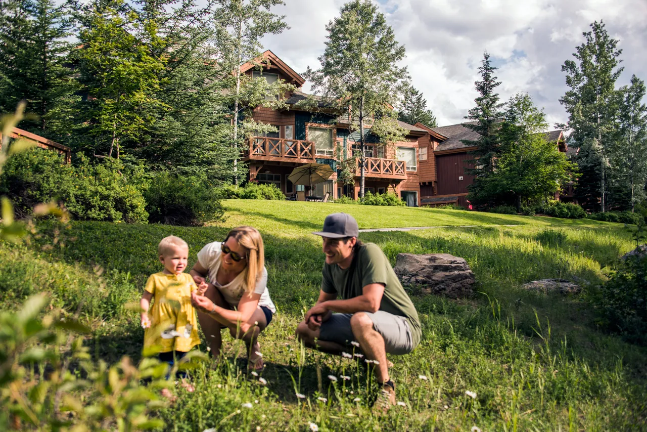 Family Time near the Riverbend Townhomes