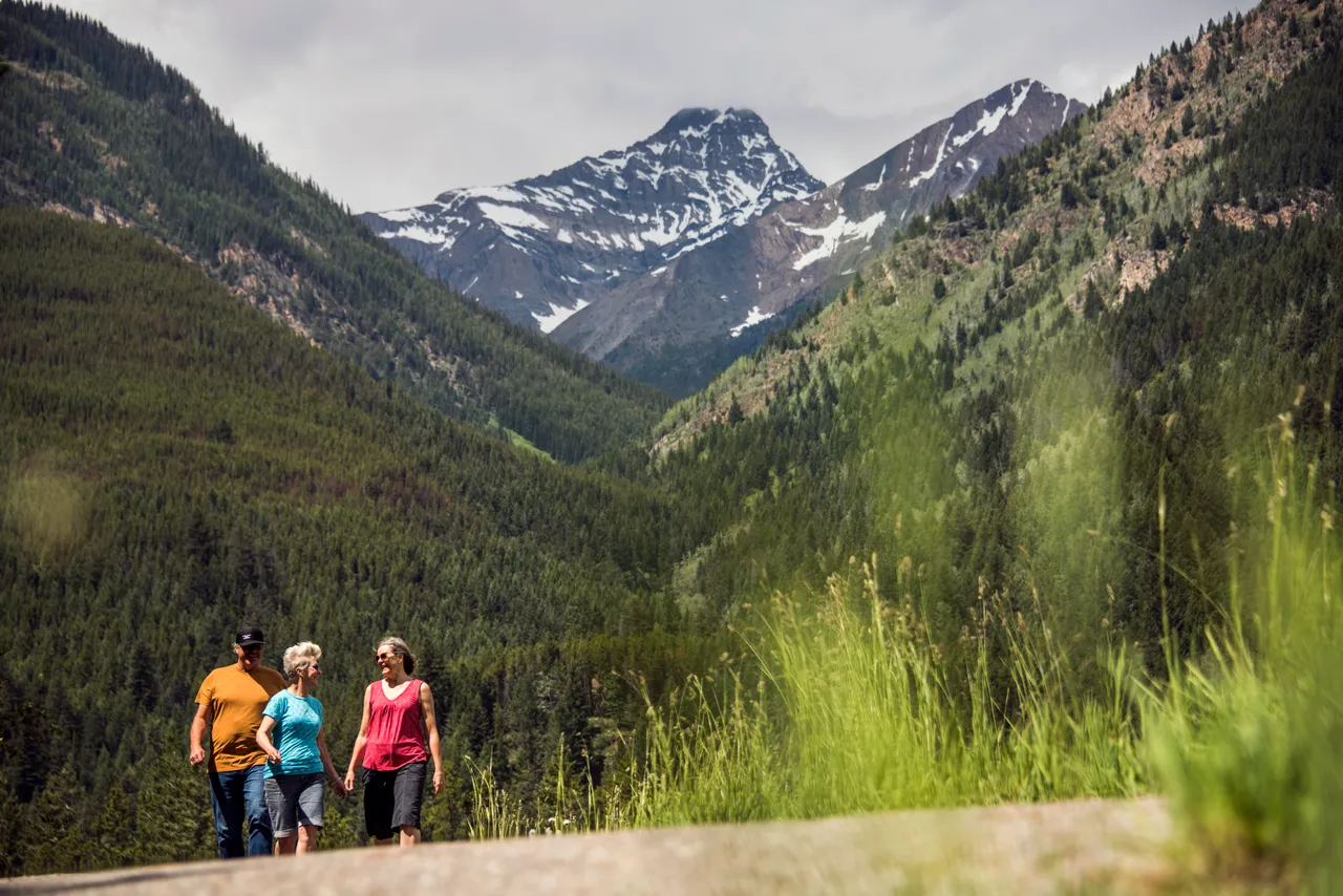 Hiking the Valley Trail