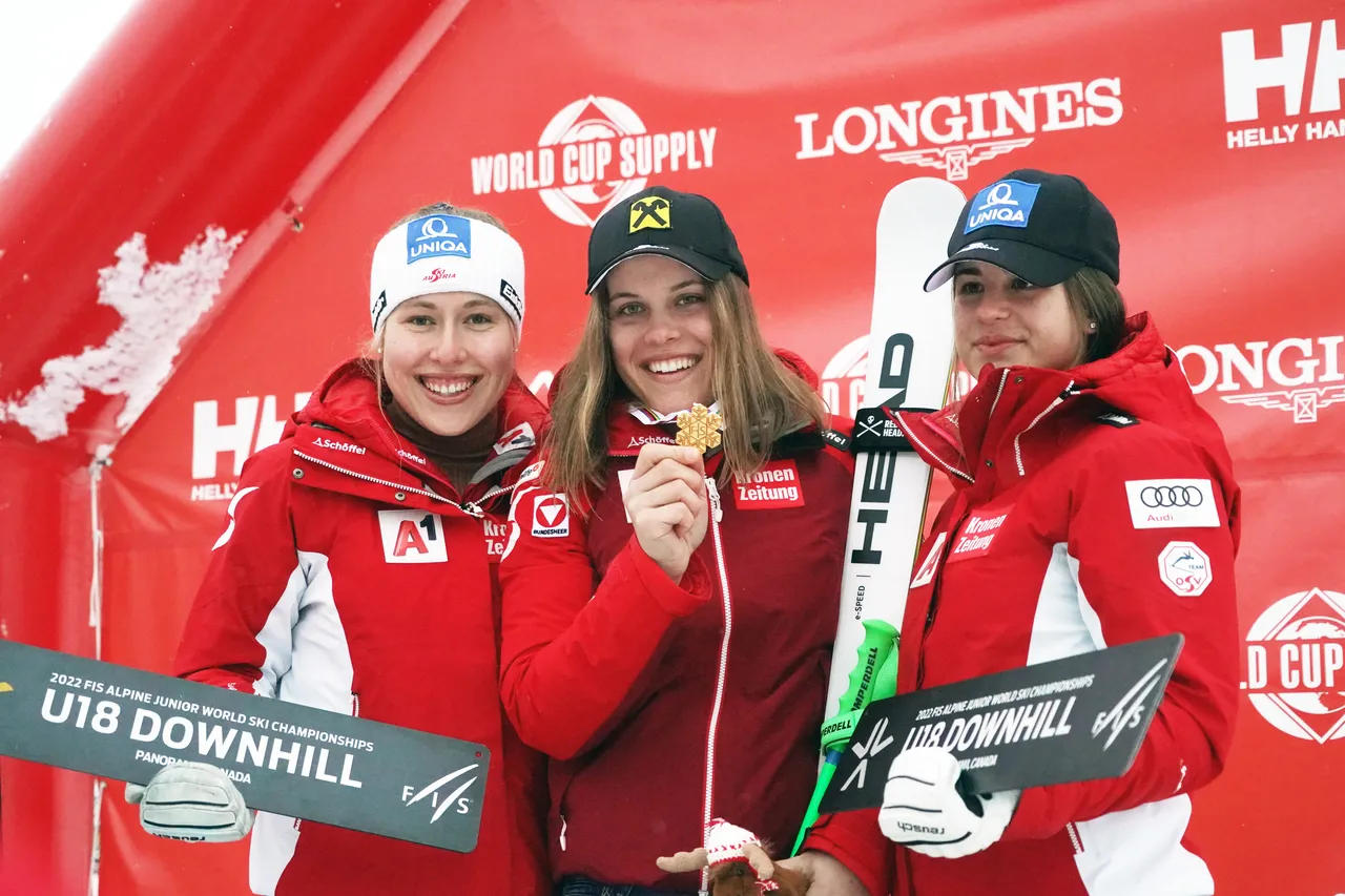 Women's DH | Medal Ceremony