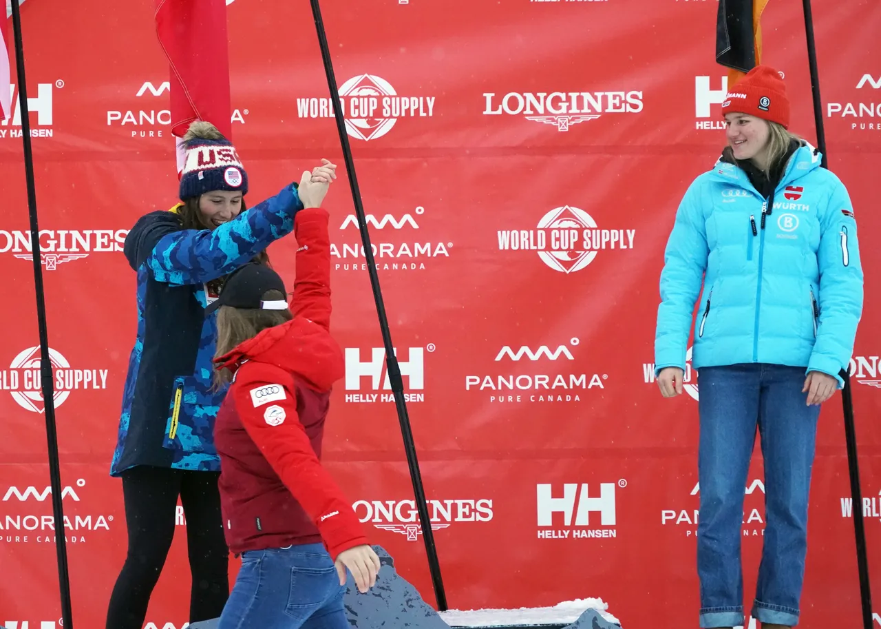 Women's DH | Medal Ceremony