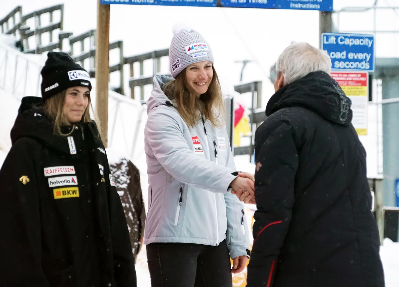 Women's DH | Medal Ceremony