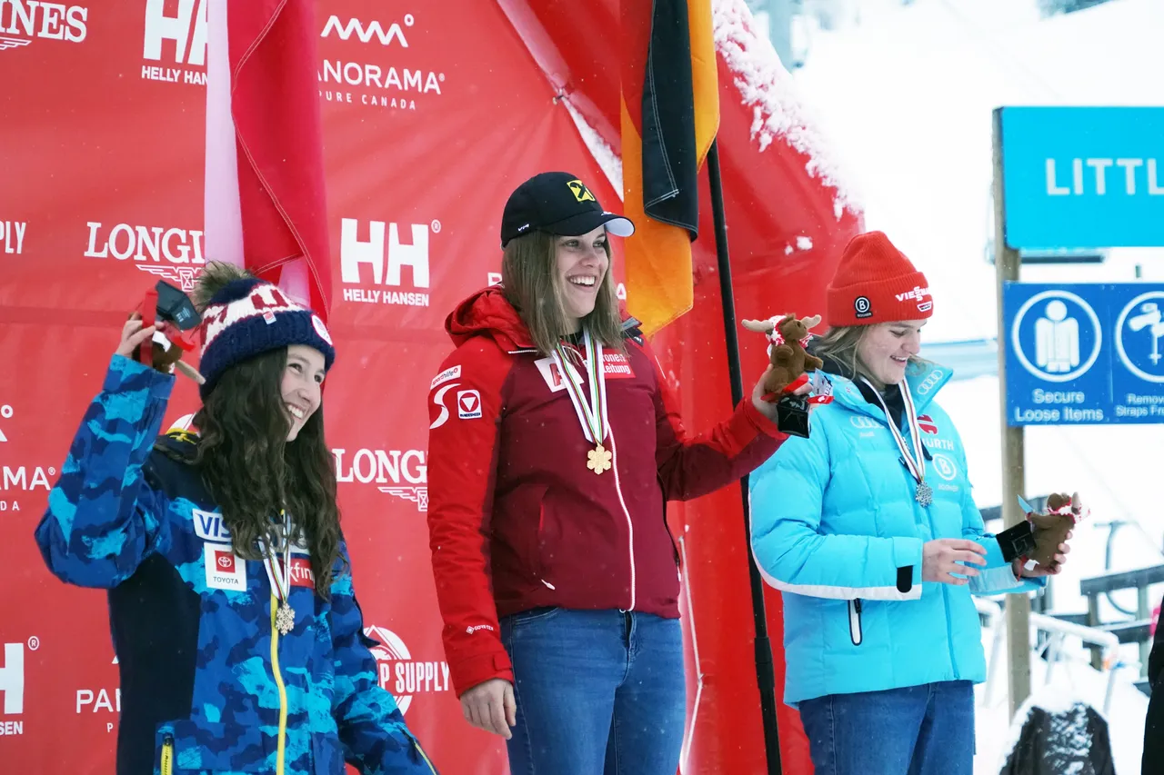 Women's DH | Medal Ceremony