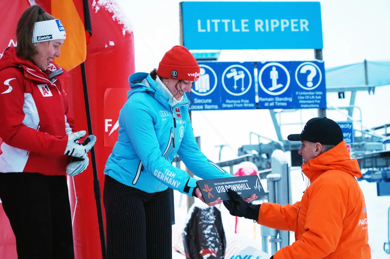 Women's DH | Medal Ceremony