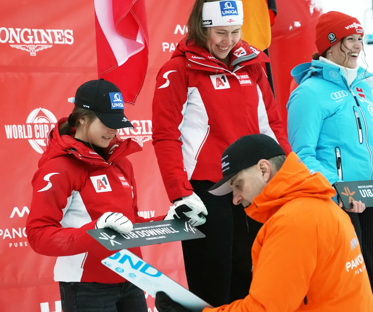 Women's DH | Medal Ceremony