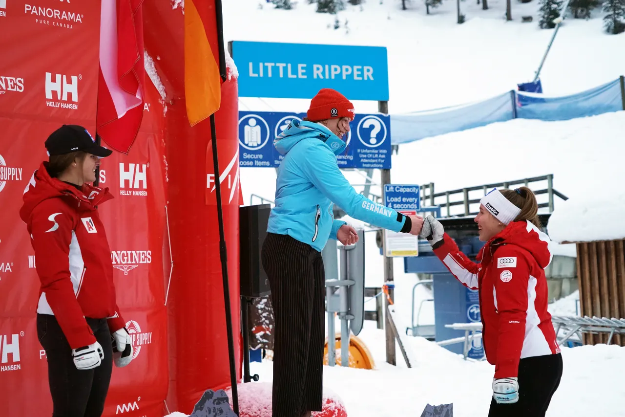 Women's DH | Medal Ceremony