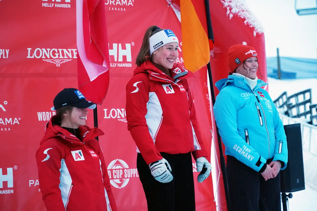 Women's DH | Medal Ceremony