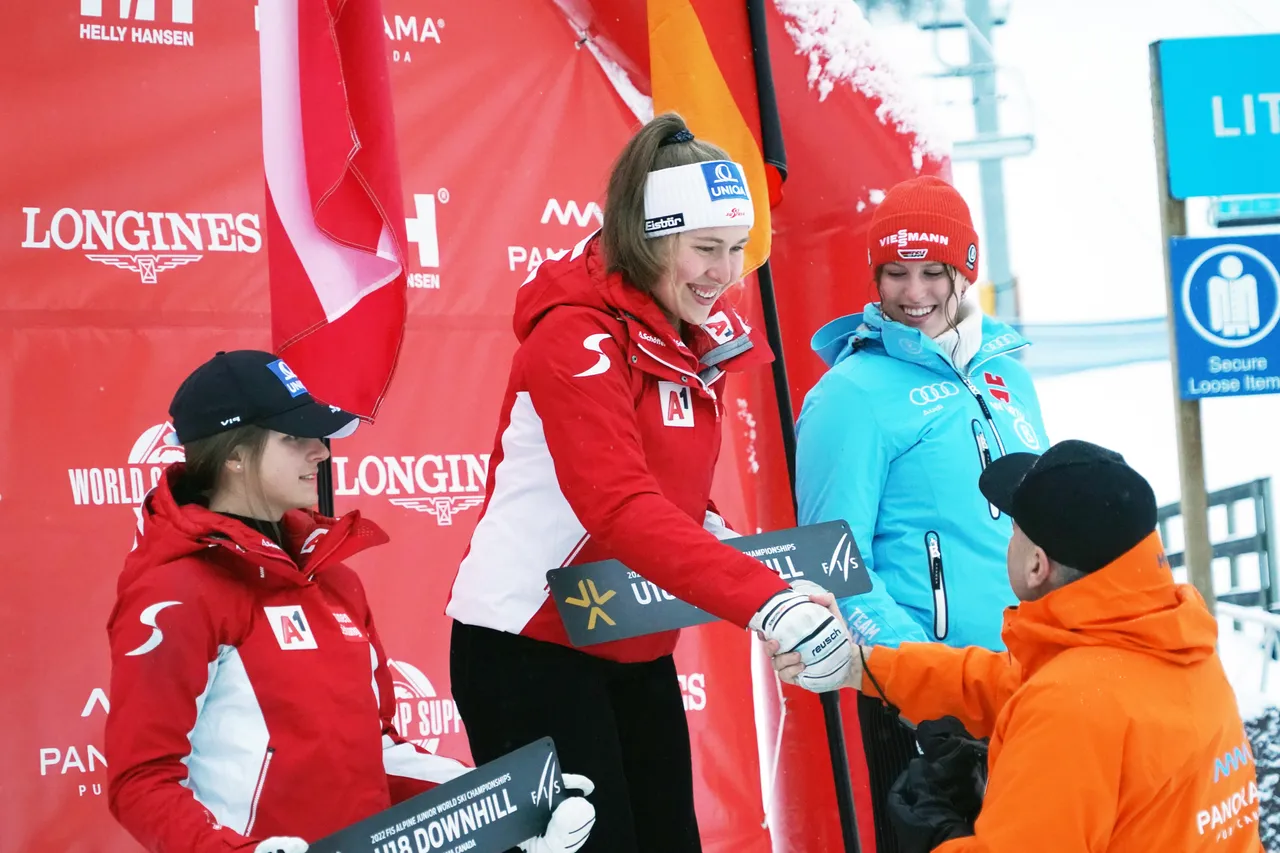 Women's DH | Medal Ceremony