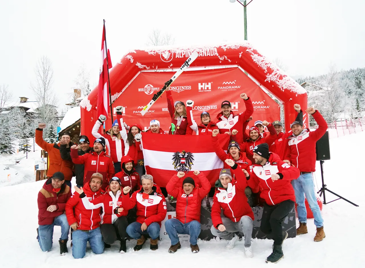 Women's DH | Medal Ceremony