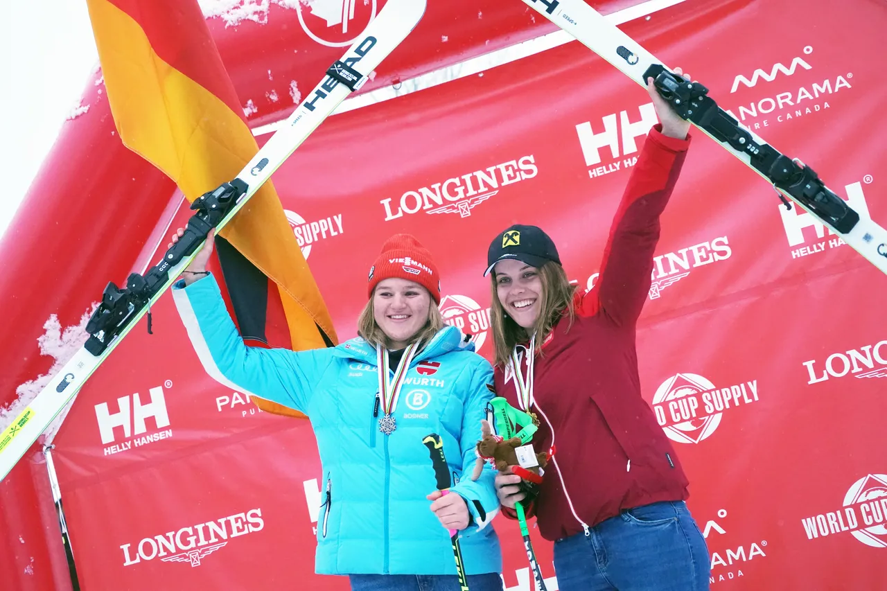 Women's DH | Medal Ceremony